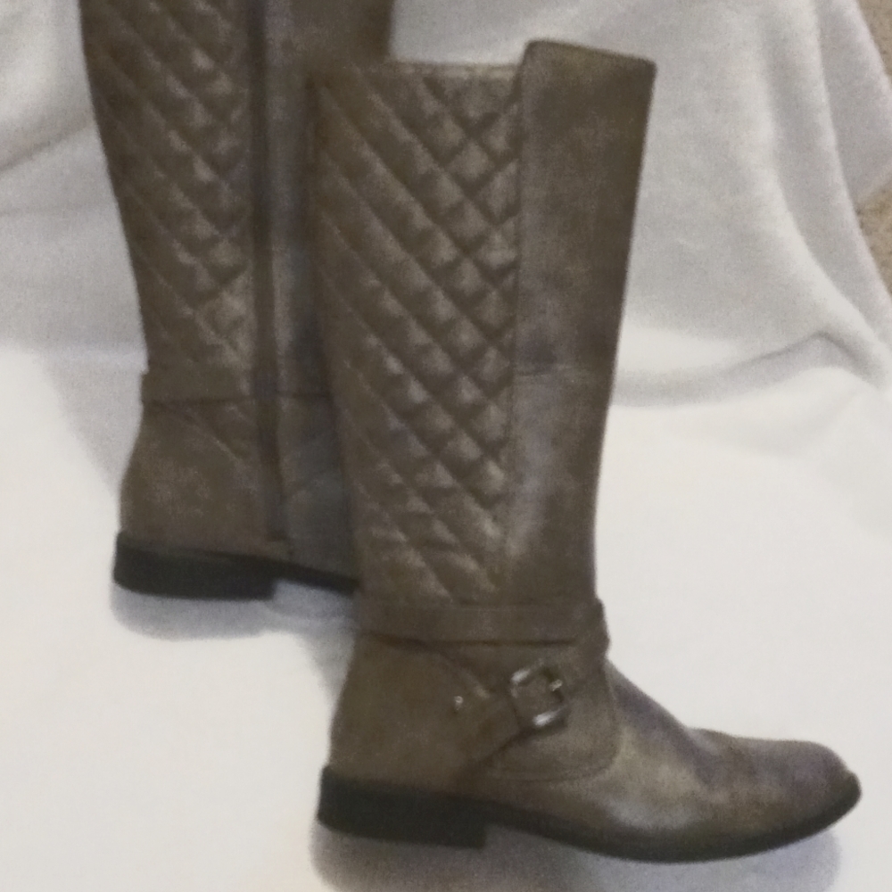 Gray boots